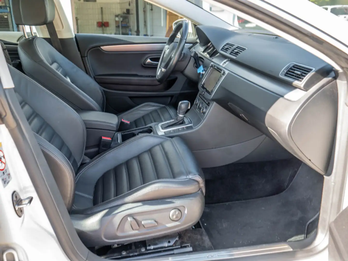 Volkswagen CC 2.0 TDi Blue Motion, Technology DSG, Coupe Alb - 2