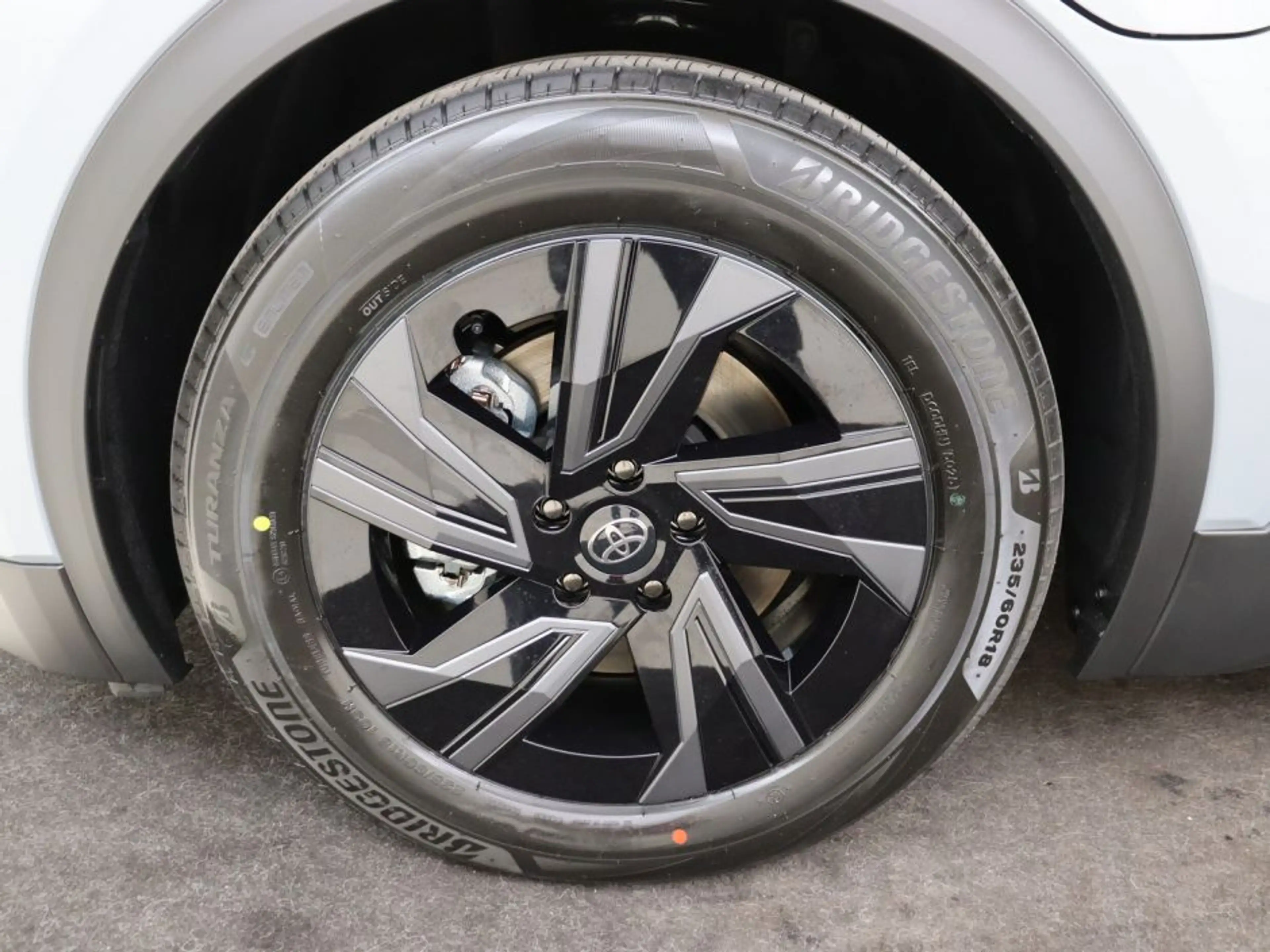 Toyota C-HR+ First Edition 77 kWh | DEMO | Navigatie | PDC | AC — photo 10