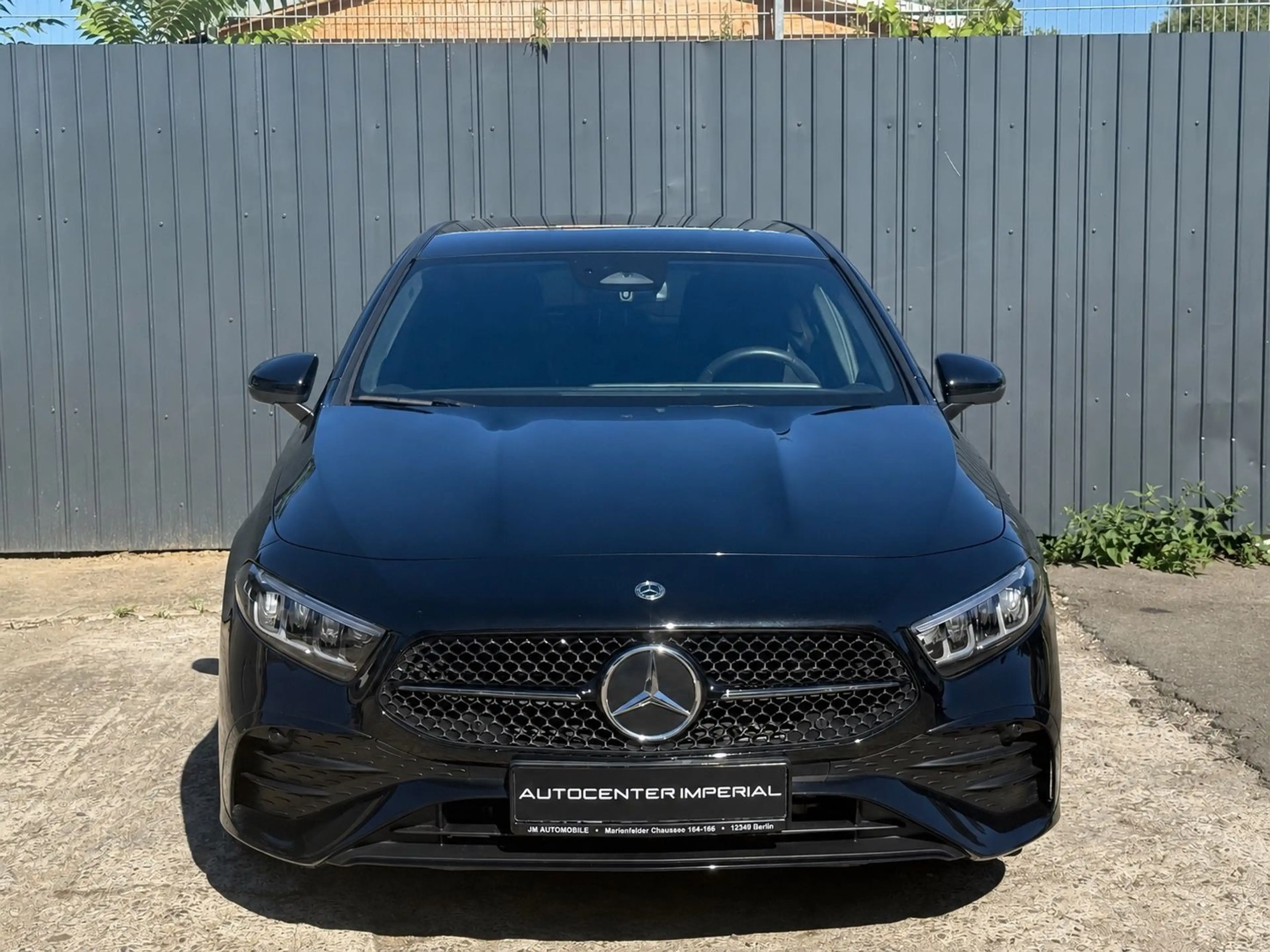 Mercedes-Benz A 200 d AMG/LED/Spur/Night/Keyless/Ambiente — photo 2