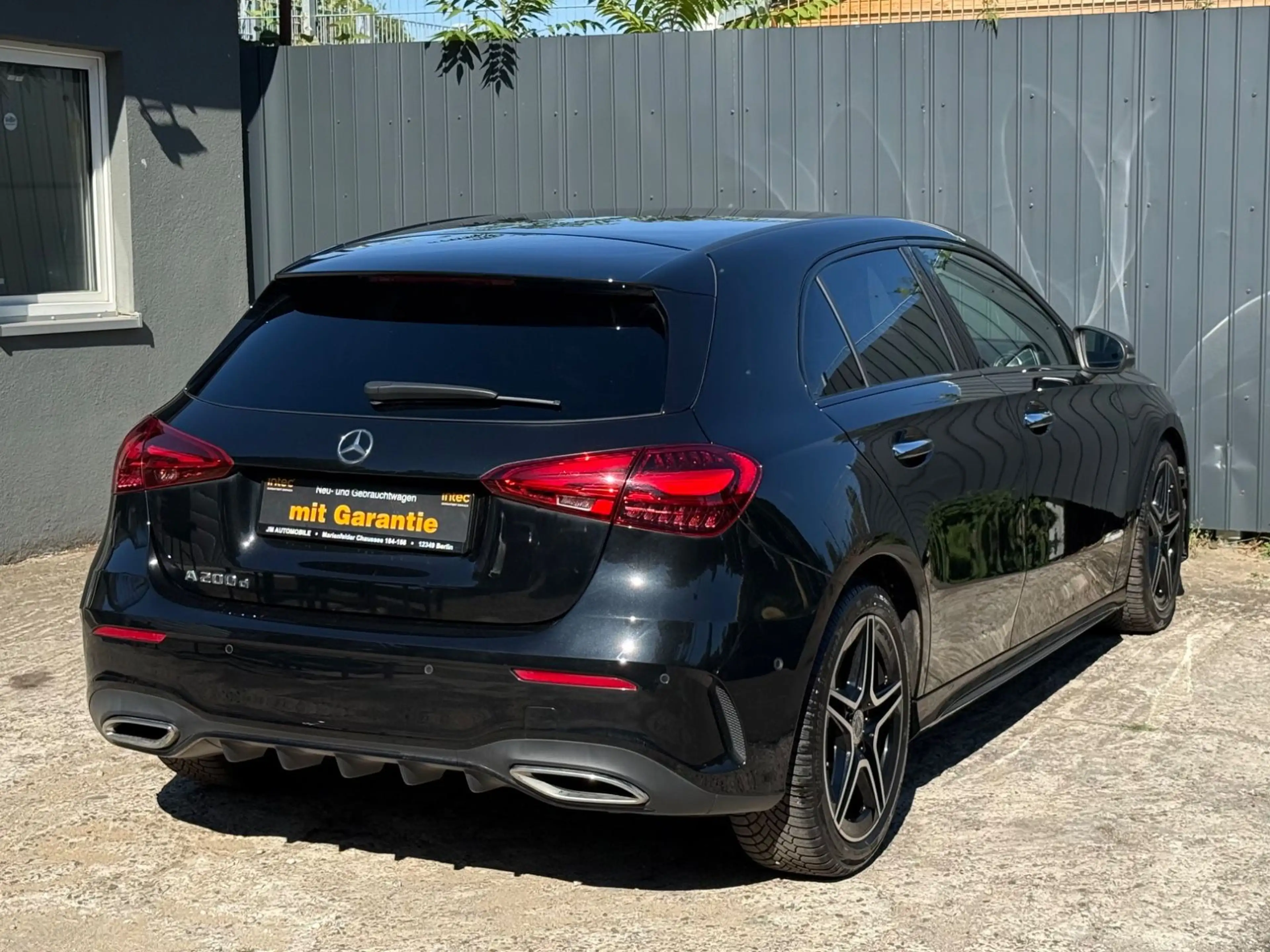 Mercedes-Benz A 200 d AMG/LED/Spur/Night/Keyless/Ambiente — photo 6