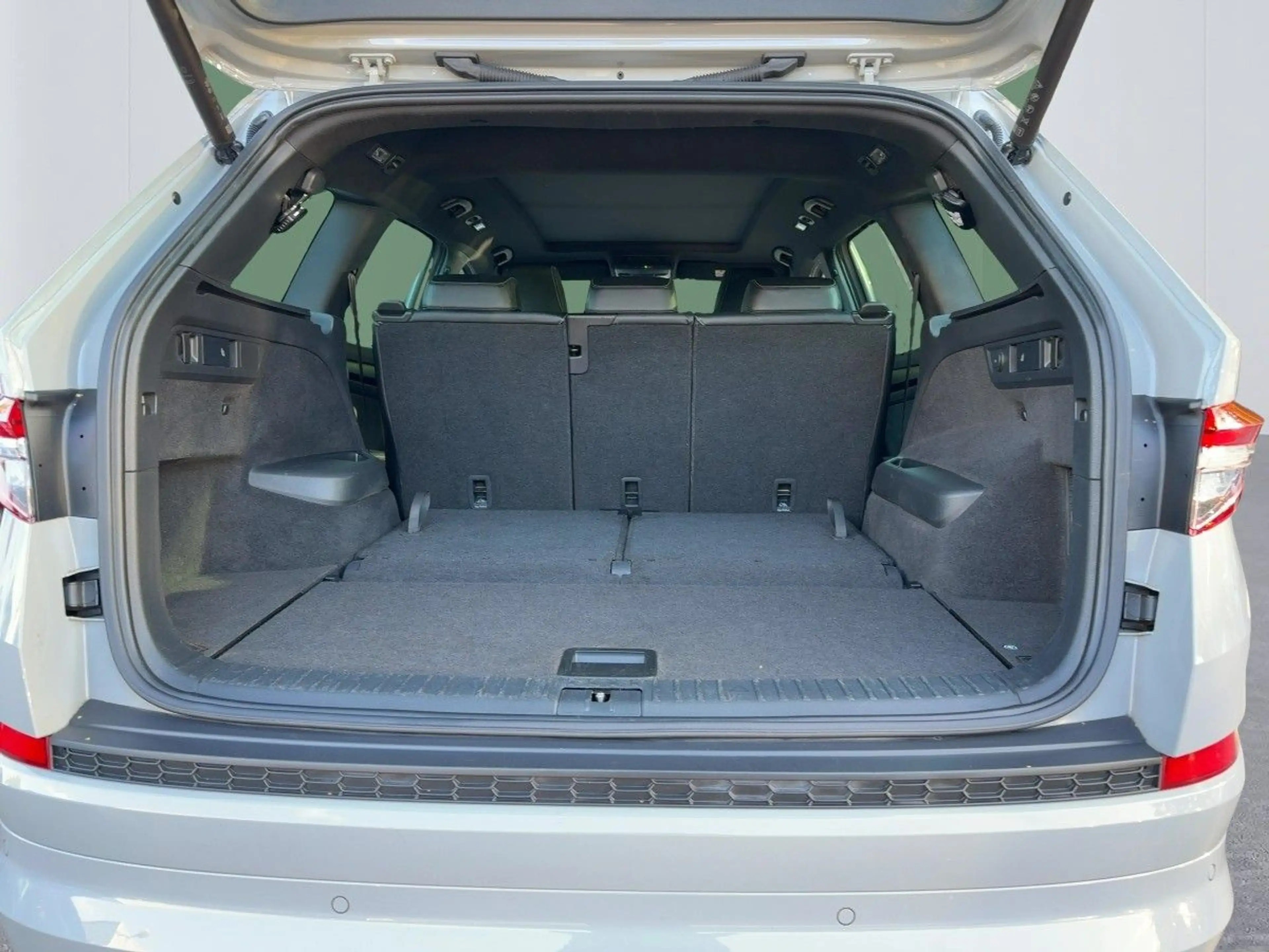 Skoda Kodiaq 2.0 TDI DSG Sportl 4x4 Pano Navi Kamera — photo 5