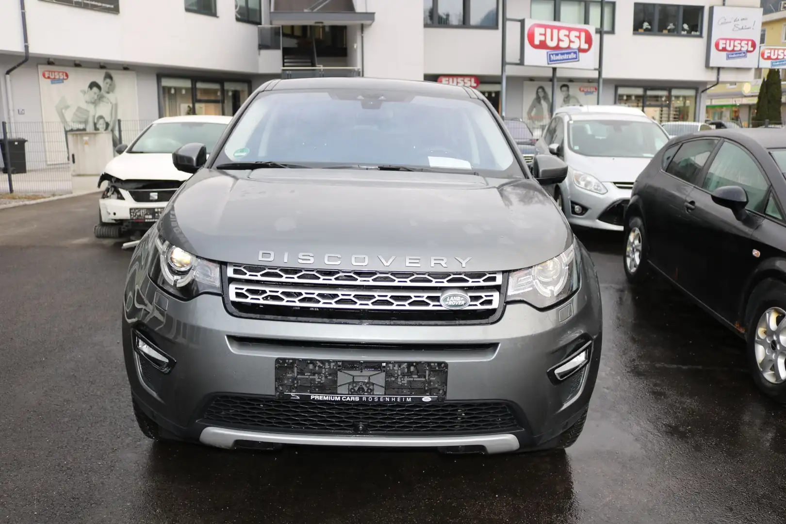 Land Rover Discovery Sport 2,0 SD4 4WD SE Aut. (MOTORSCHADEN!) Grau - 2