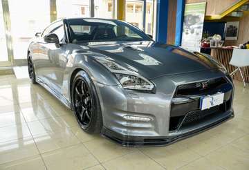 GT-R 3.8 V6