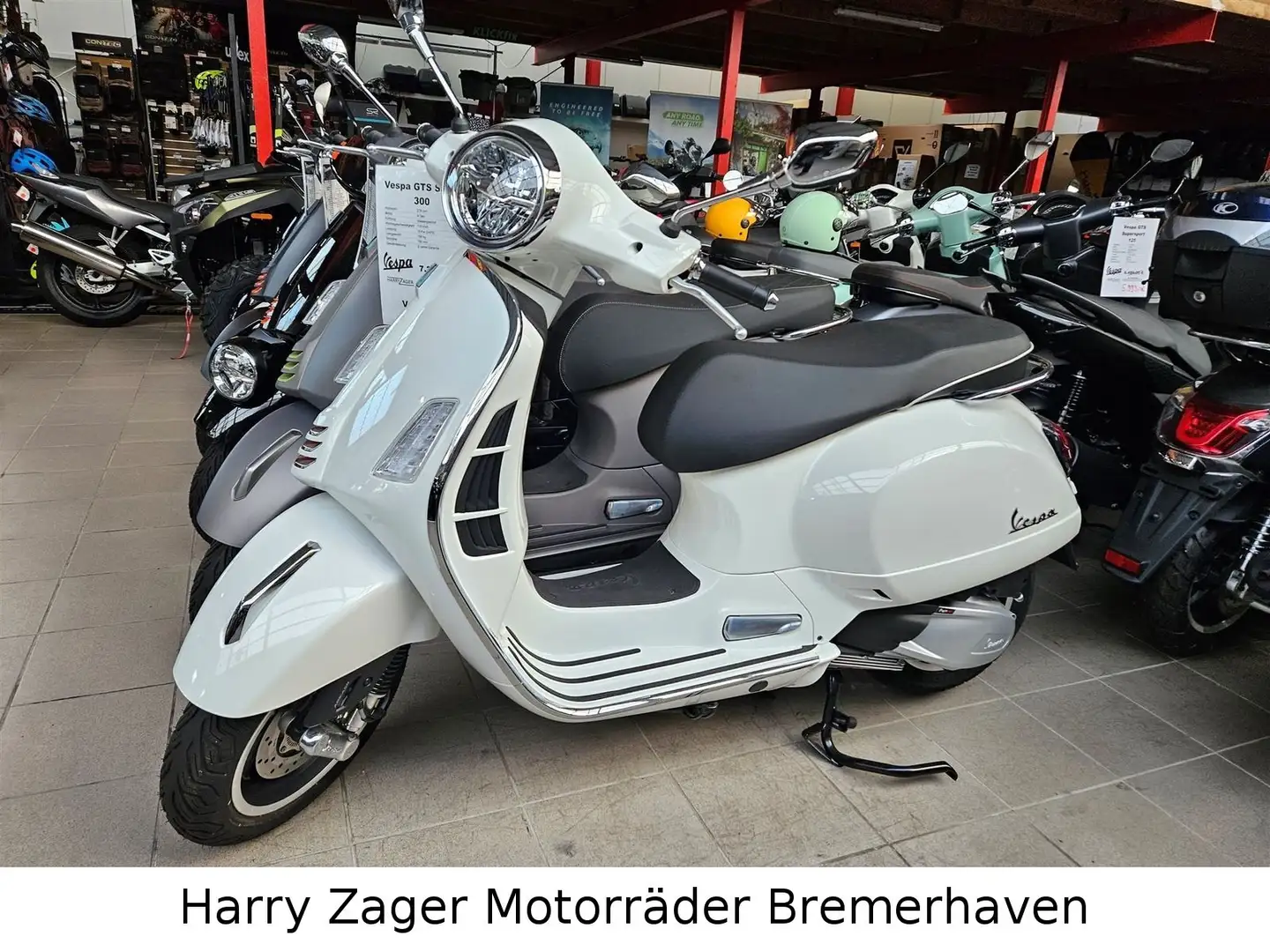 Vespa GTS 300 Super sofort lieferbar Weiß - 1