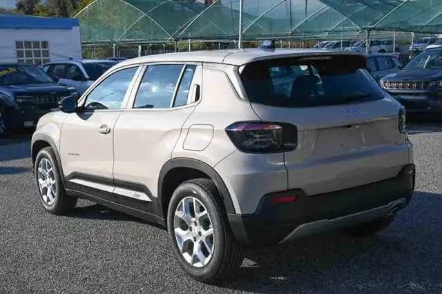 Jeep Avenger view 4