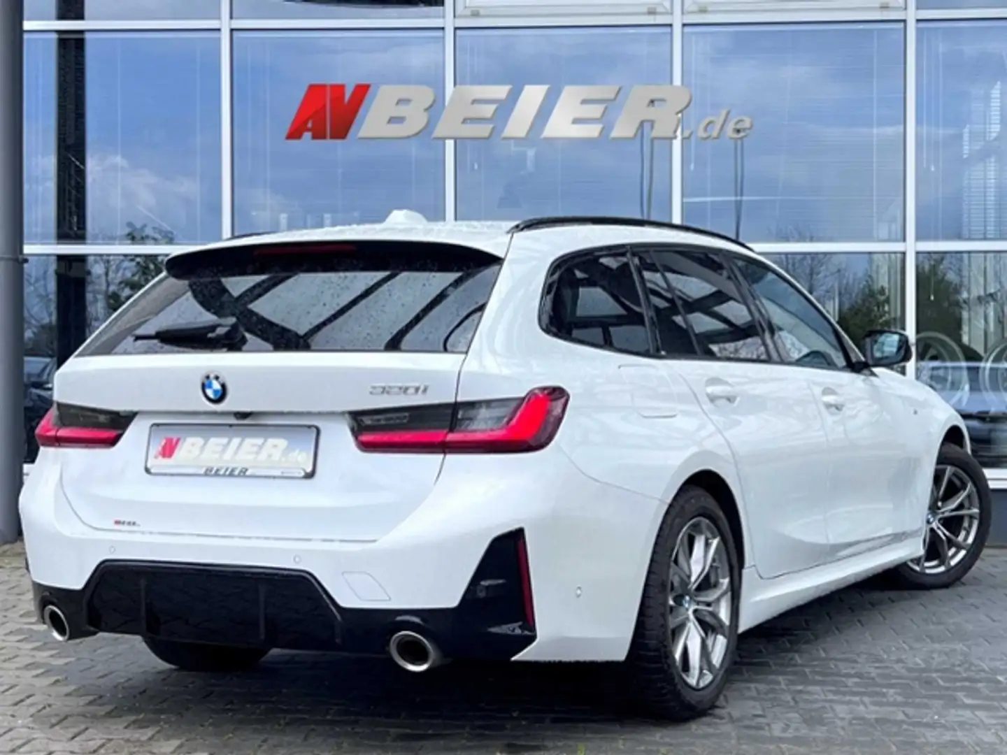 BMW 320 i M Sport adapt.LED HeadUp ACC weiß*metallic 3 To Wit - 2