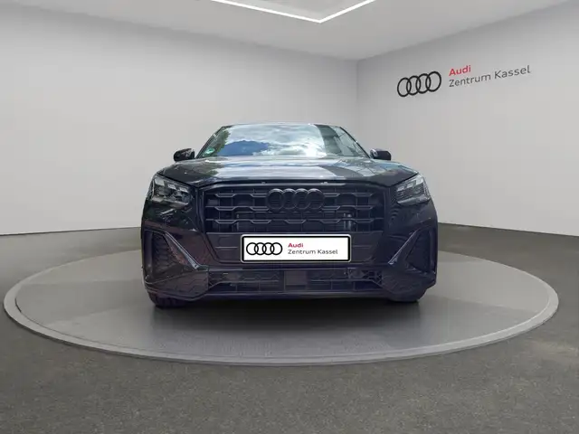Audi Q2 view 9