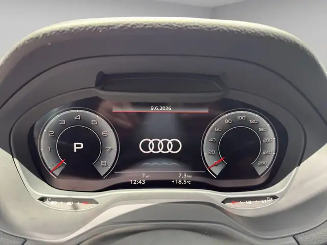 Audi Q2 view 12