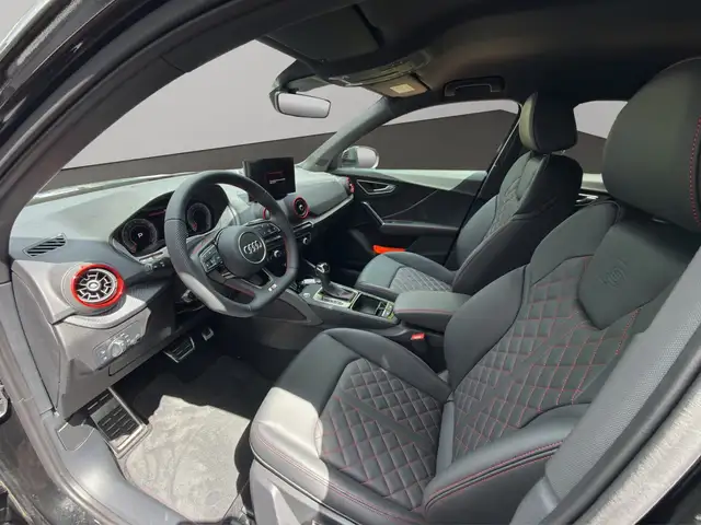 Audi Q2 view 10