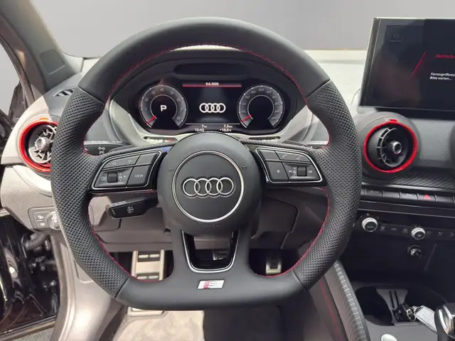 Audi Q2 view 11