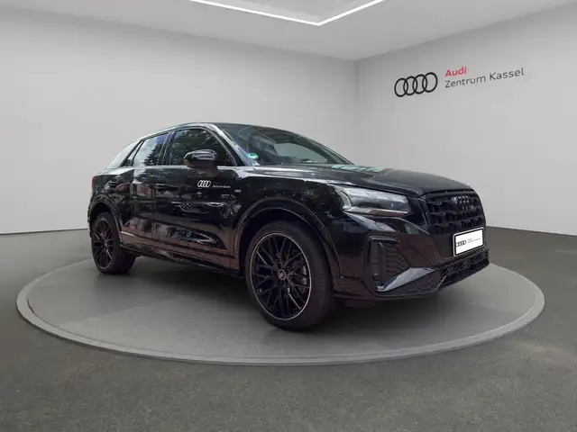 Audi Q2 view 8