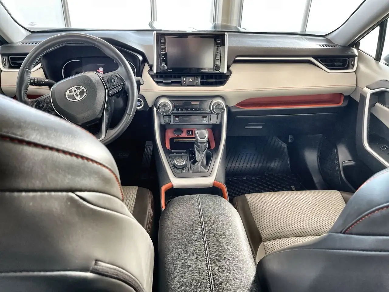 Toyota RAV 4 снимка Toyota RAV 4