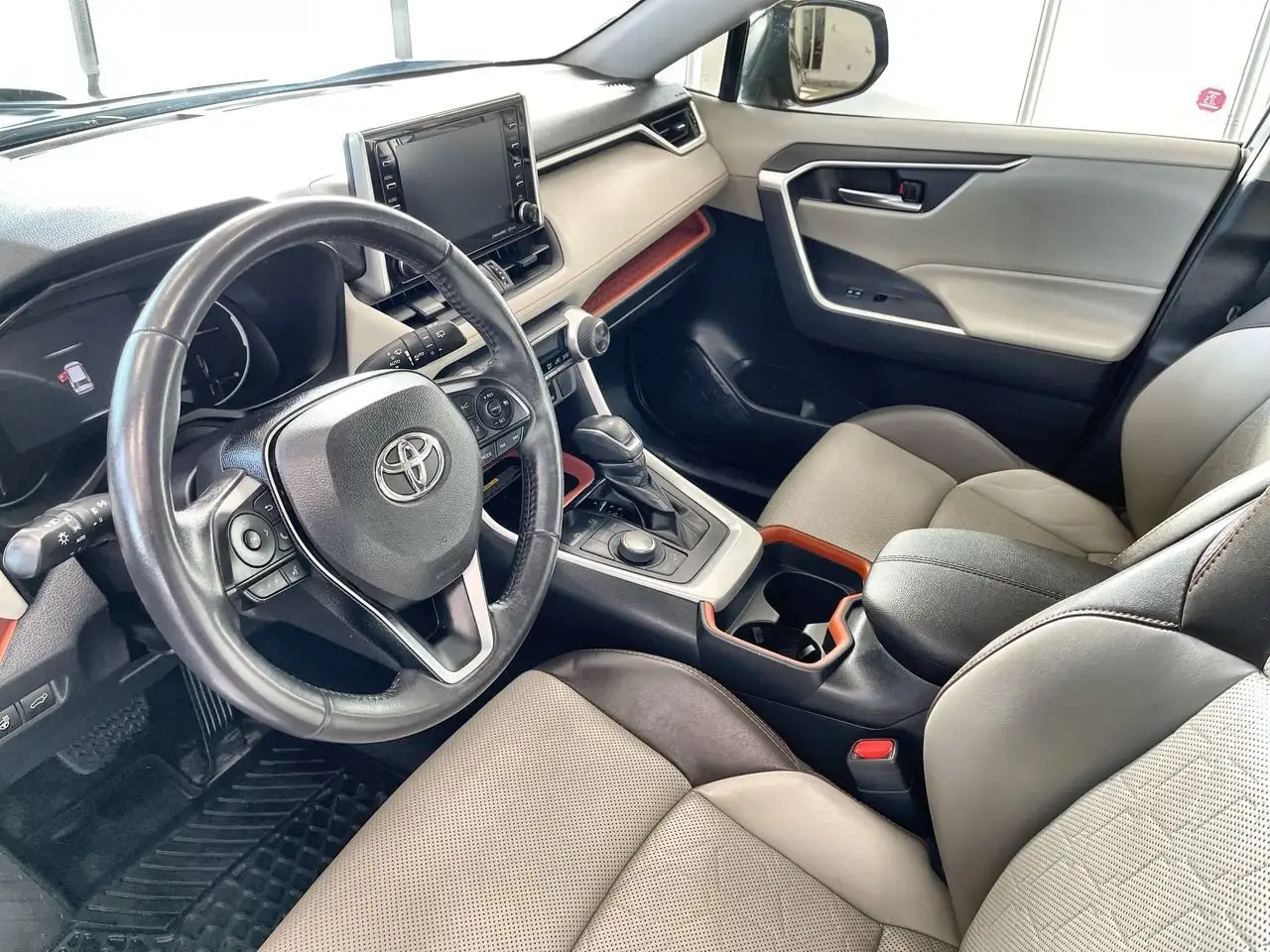 Toyota RAV 4 снимка Toyota RAV 4