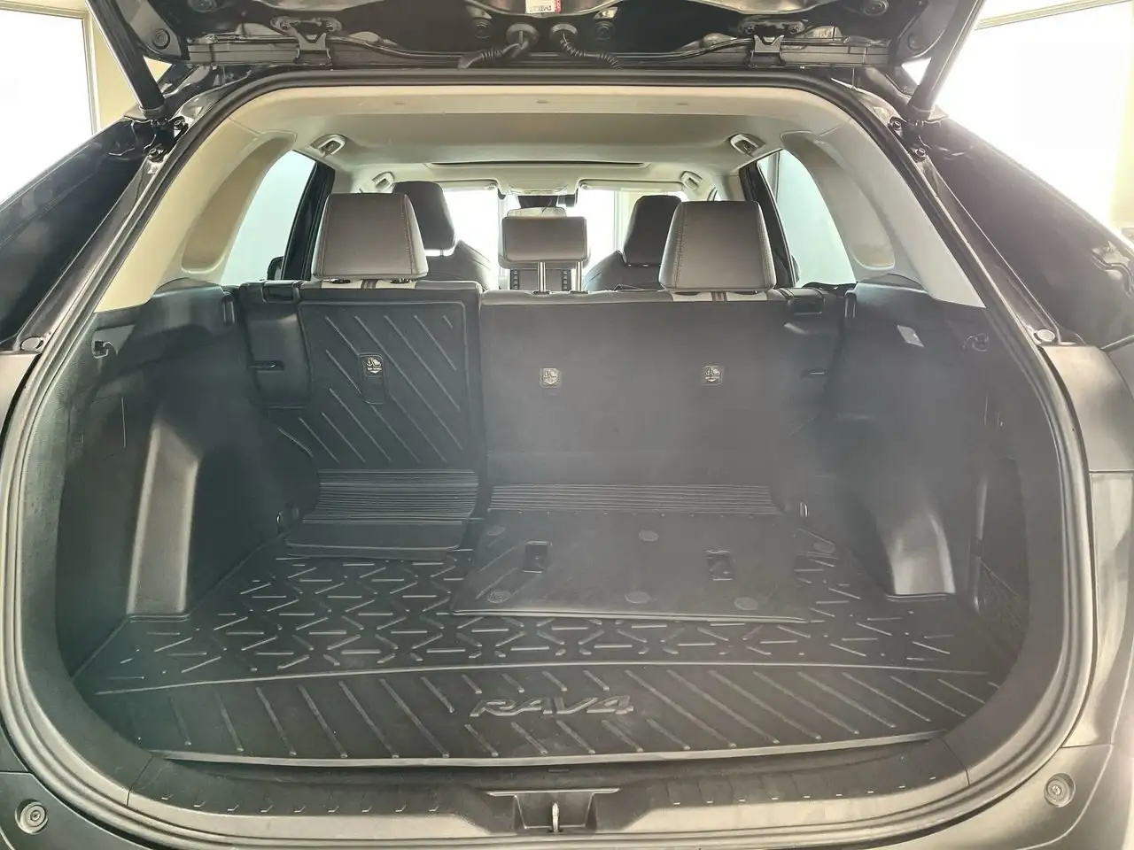 Toyota RAV 4 снимка Toyota RAV 4