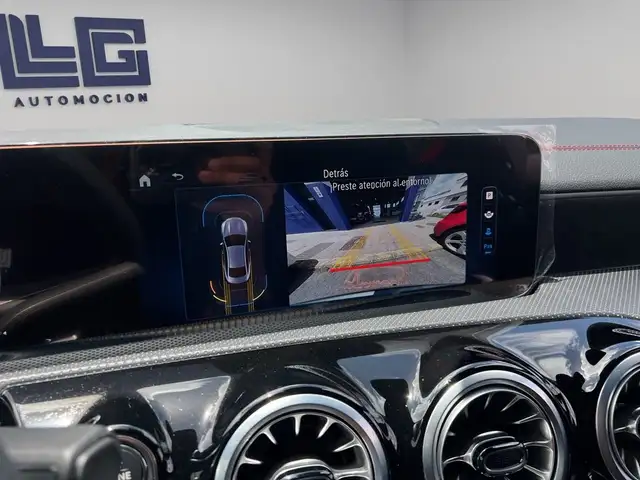 Mercedes-Benz Cla view 15