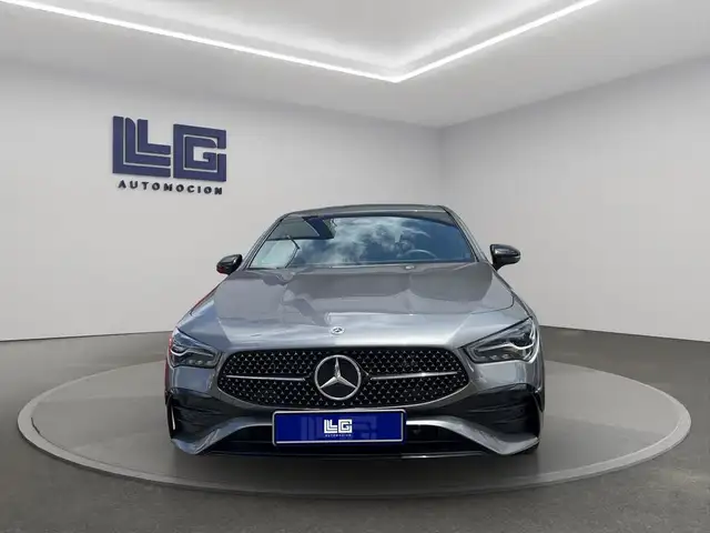 Mercedes-Benz Cla view 3