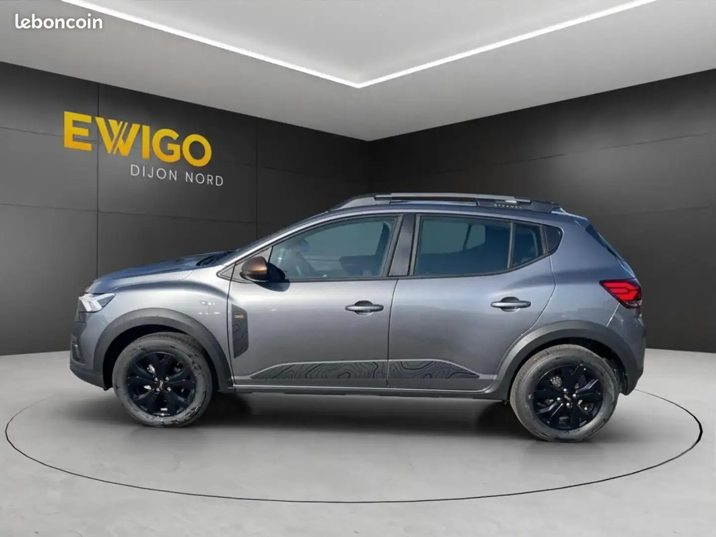 Dacia Sandero 1.0 TCE 110ch GSR2 STEPWAY EXTREME + PACK CONFORT SIEGES CHAUFFANTS Gris - 2