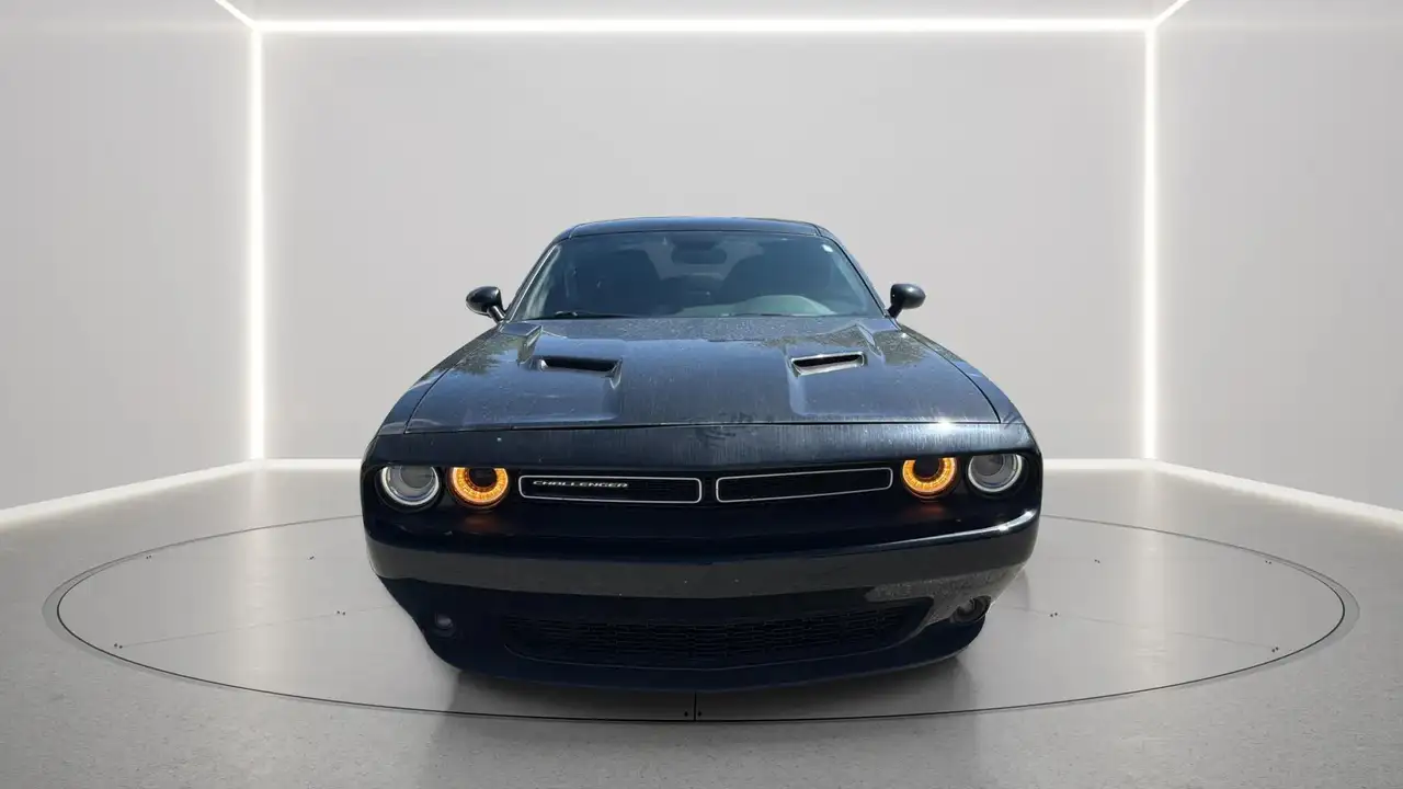 Dodge Challenger снимка Dodge Challenger