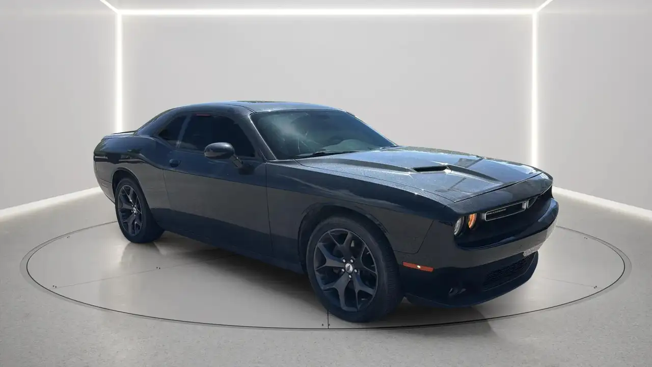 Dodge Challenger снимка Dodge Challenger