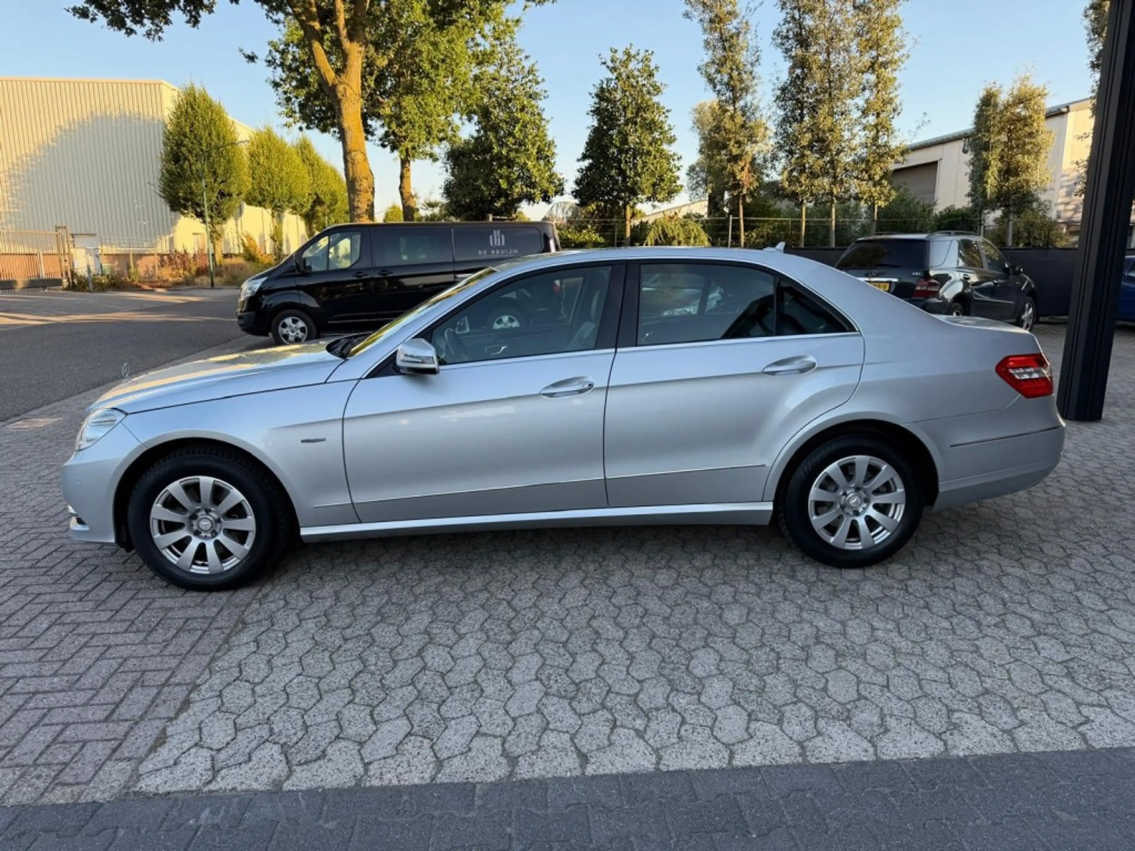 Mercedes-Benz E 300 E300 CDI Avantgarde V6 luchtvering — photo 9