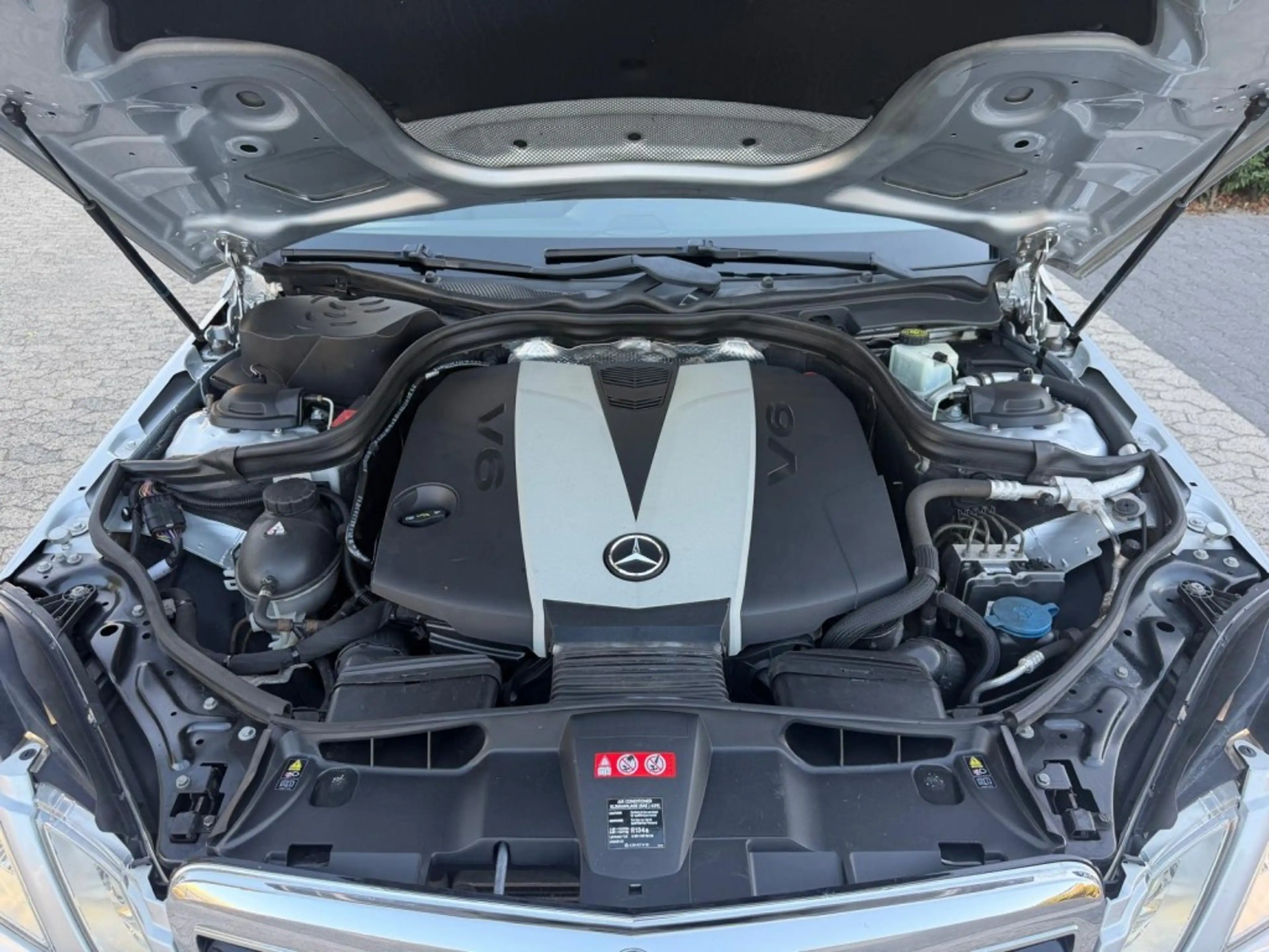 Mercedes-Benz E 300 E300 CDI Avantgarde V6 luchtvering — photo 2