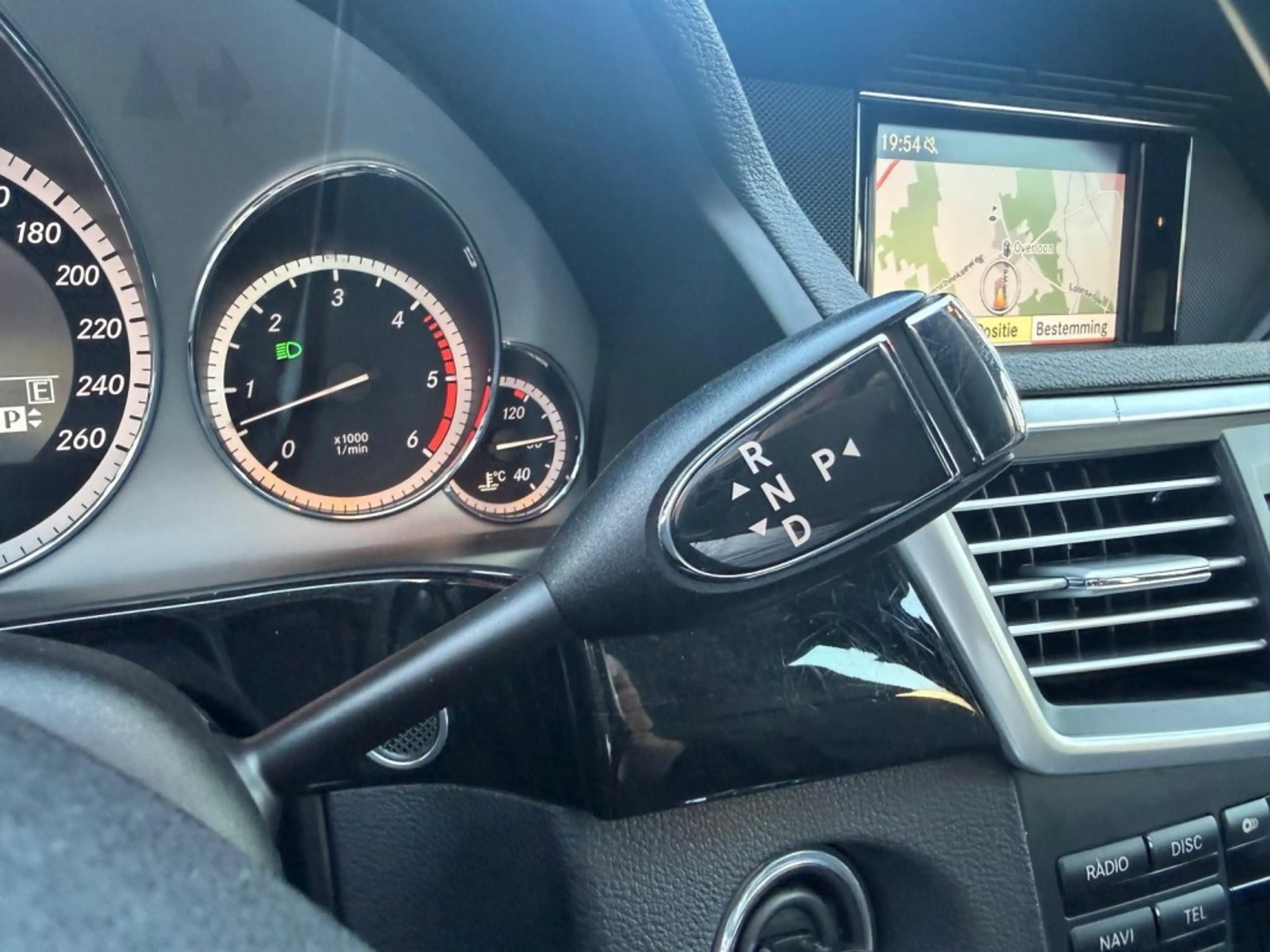 Mercedes-Benz E 300 E300 CDI Avantgarde V6 luchtvering — photo 15
