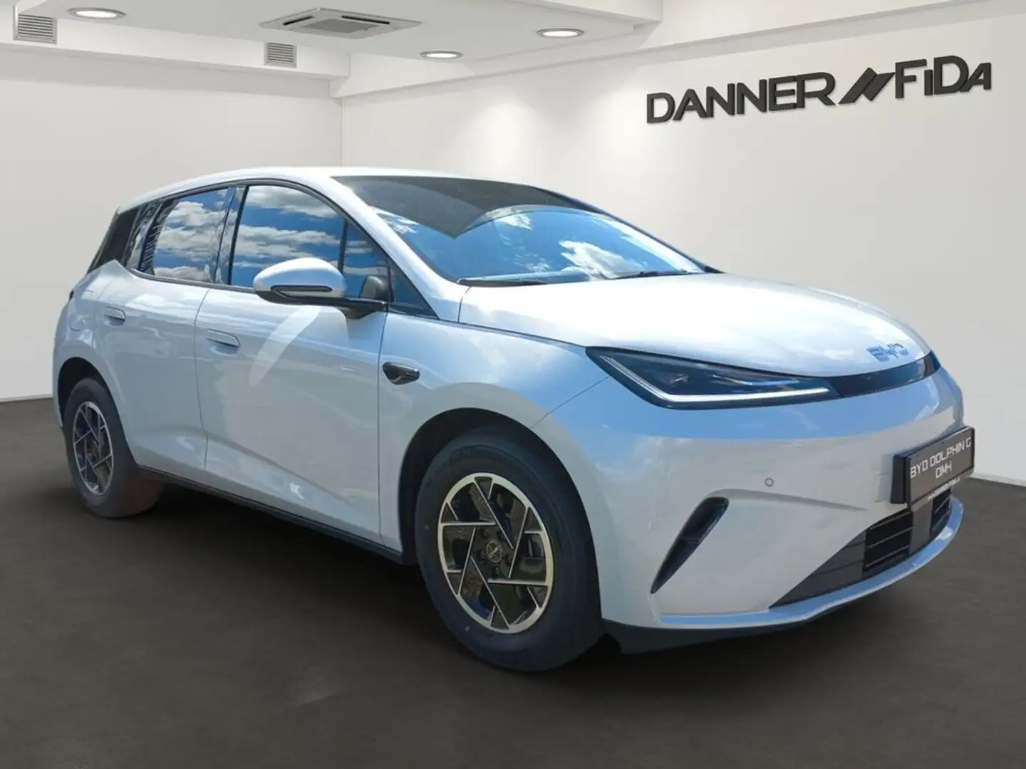 BYD Dolphin G DM-i PHEV 18,3kWh Boost Weiß - 2