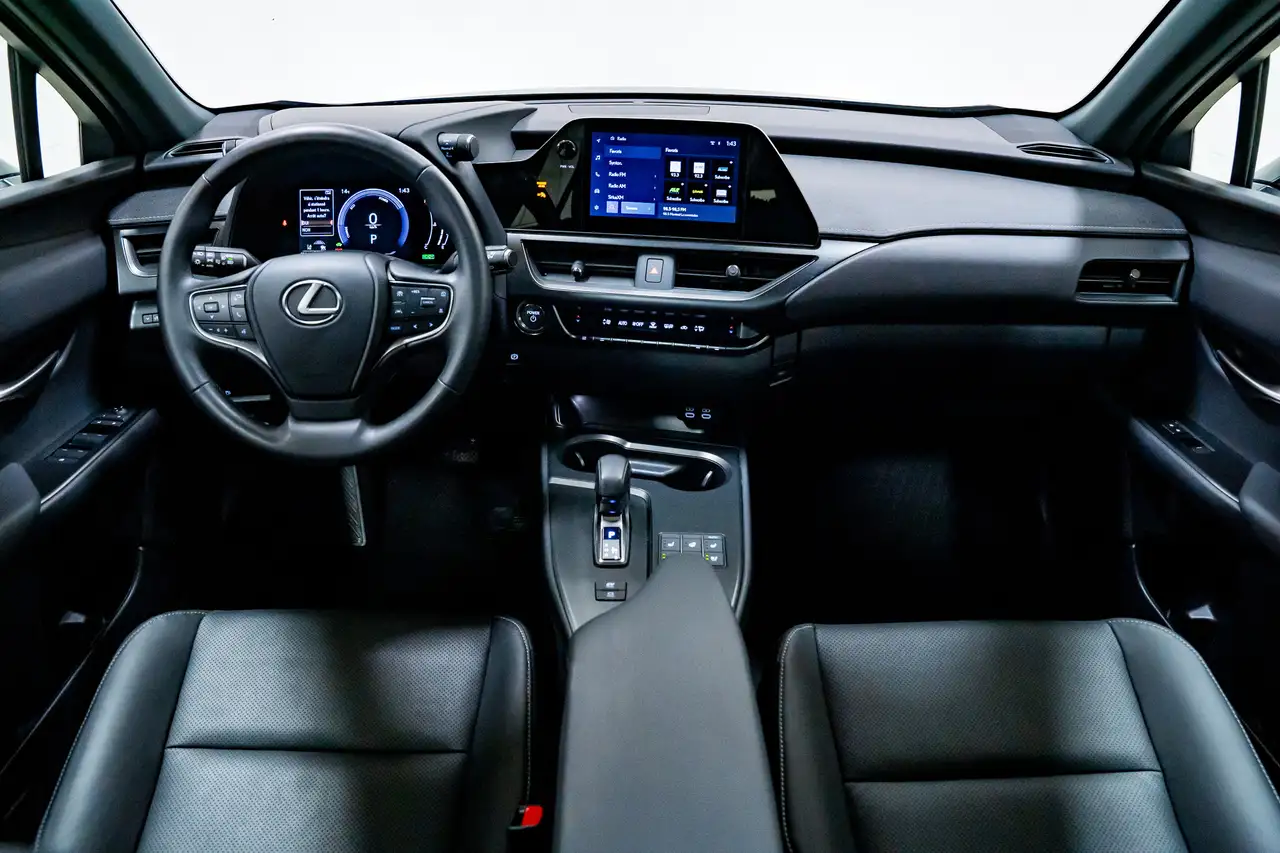 Lexus UX снимка Lexus UX
