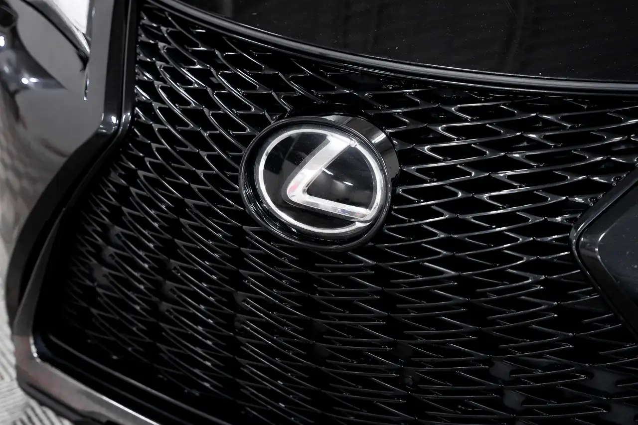 Lexus UX снимка Lexus UX