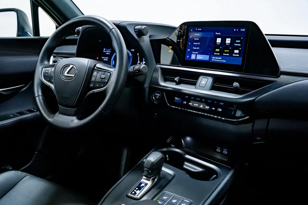 Lexus UX снимка Lexus UX