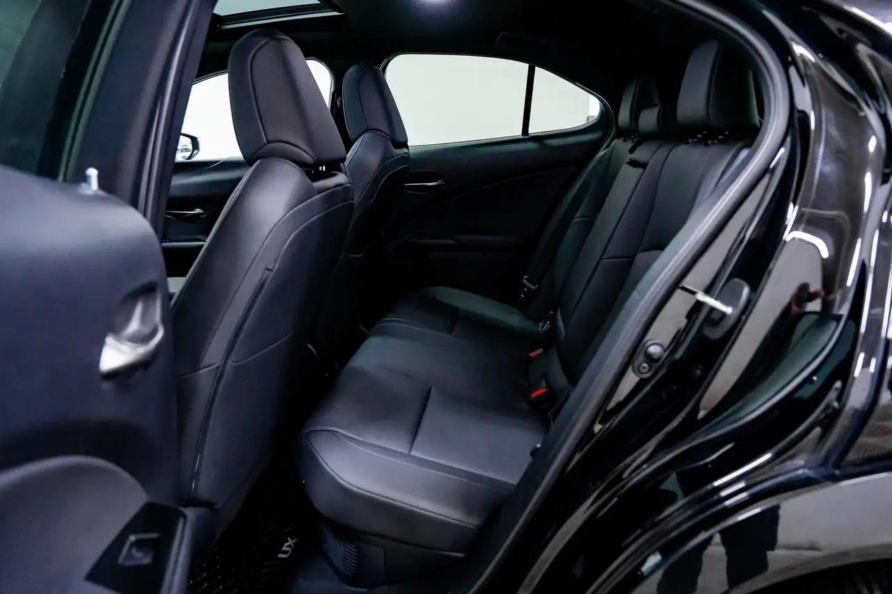 Lexus UX снимка Lexus UX
