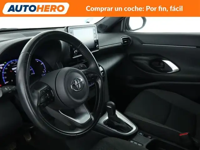 Toyota Yaris Cross view 12