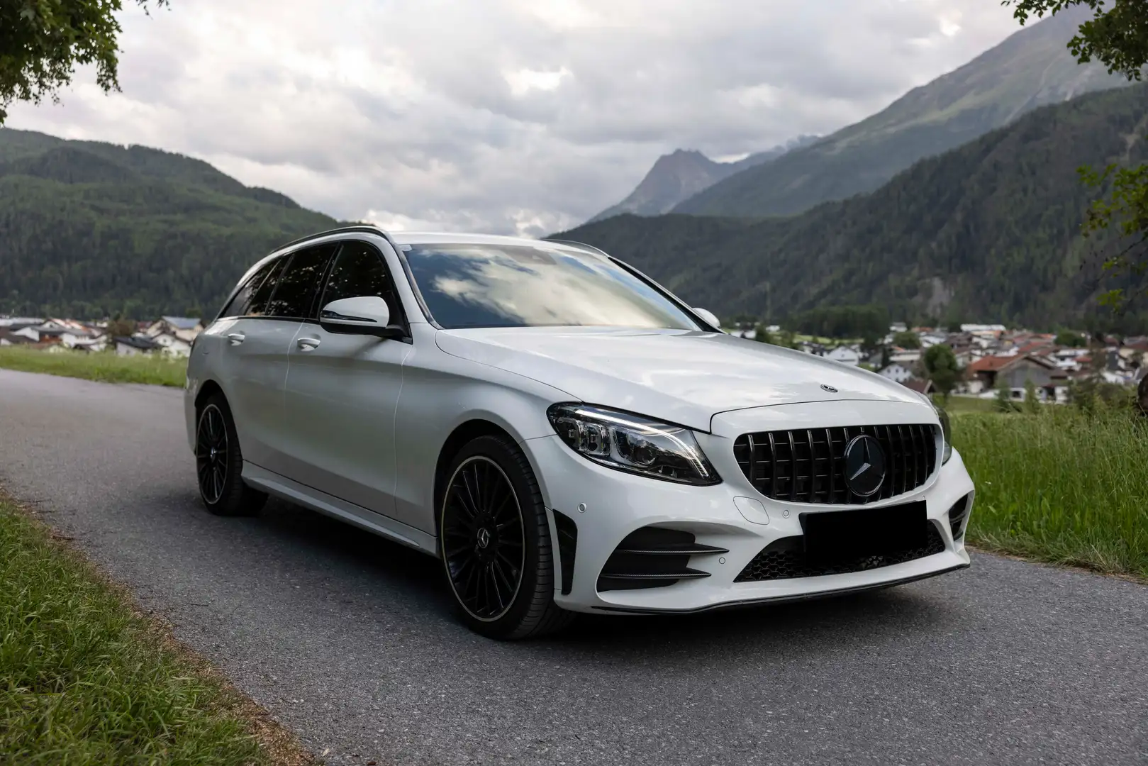 Mercedes-Benz C 200 d T Aut. AMG Line - 1