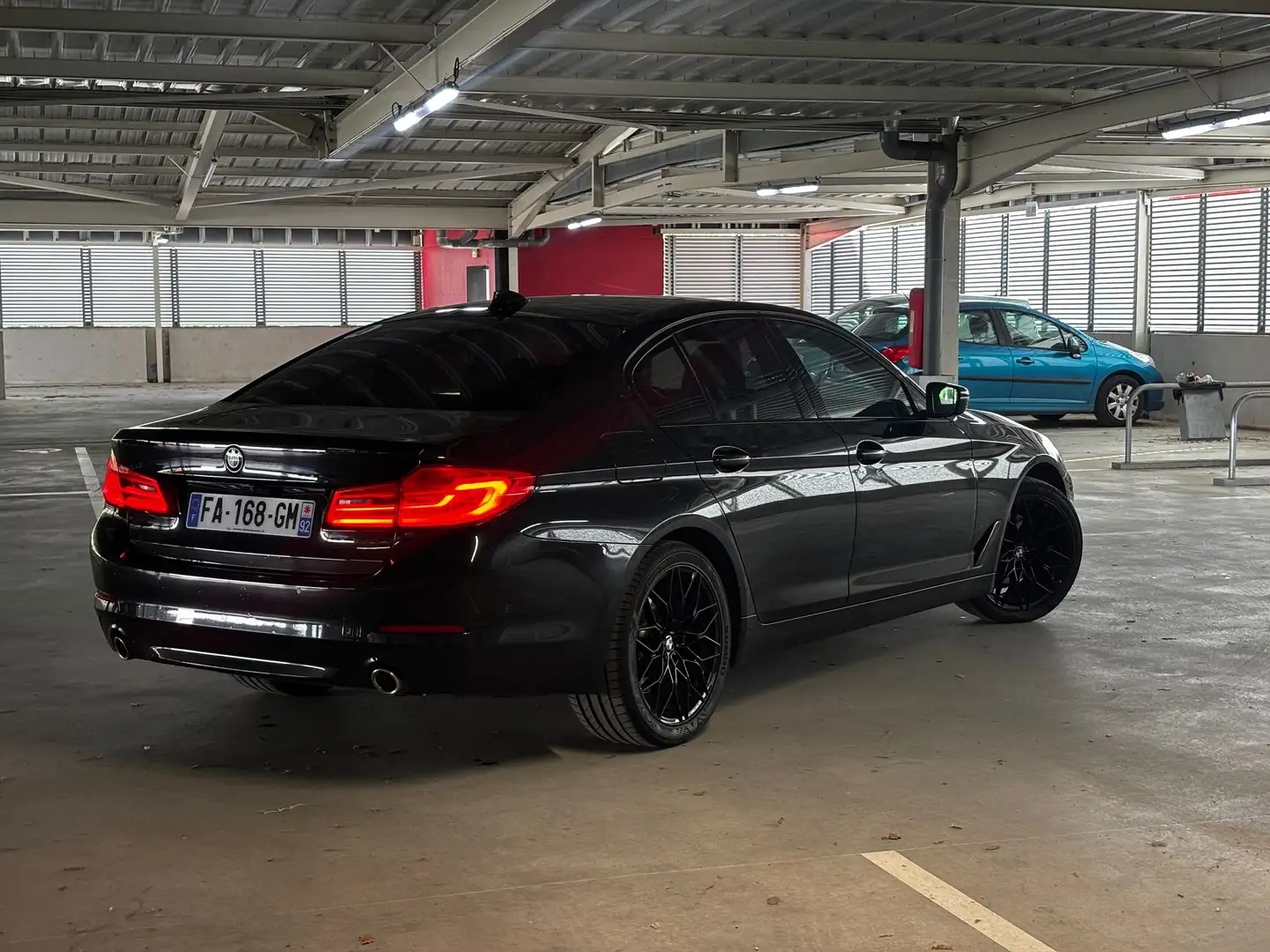 BMW 520 520d 190 ch BVA8 Luxury Noir - 1