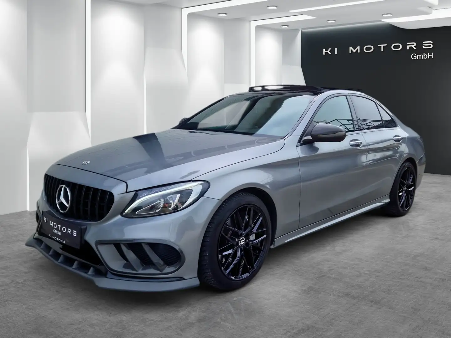 Mercedes-Benz C 300 AMG Line Aut. Grijs - 1