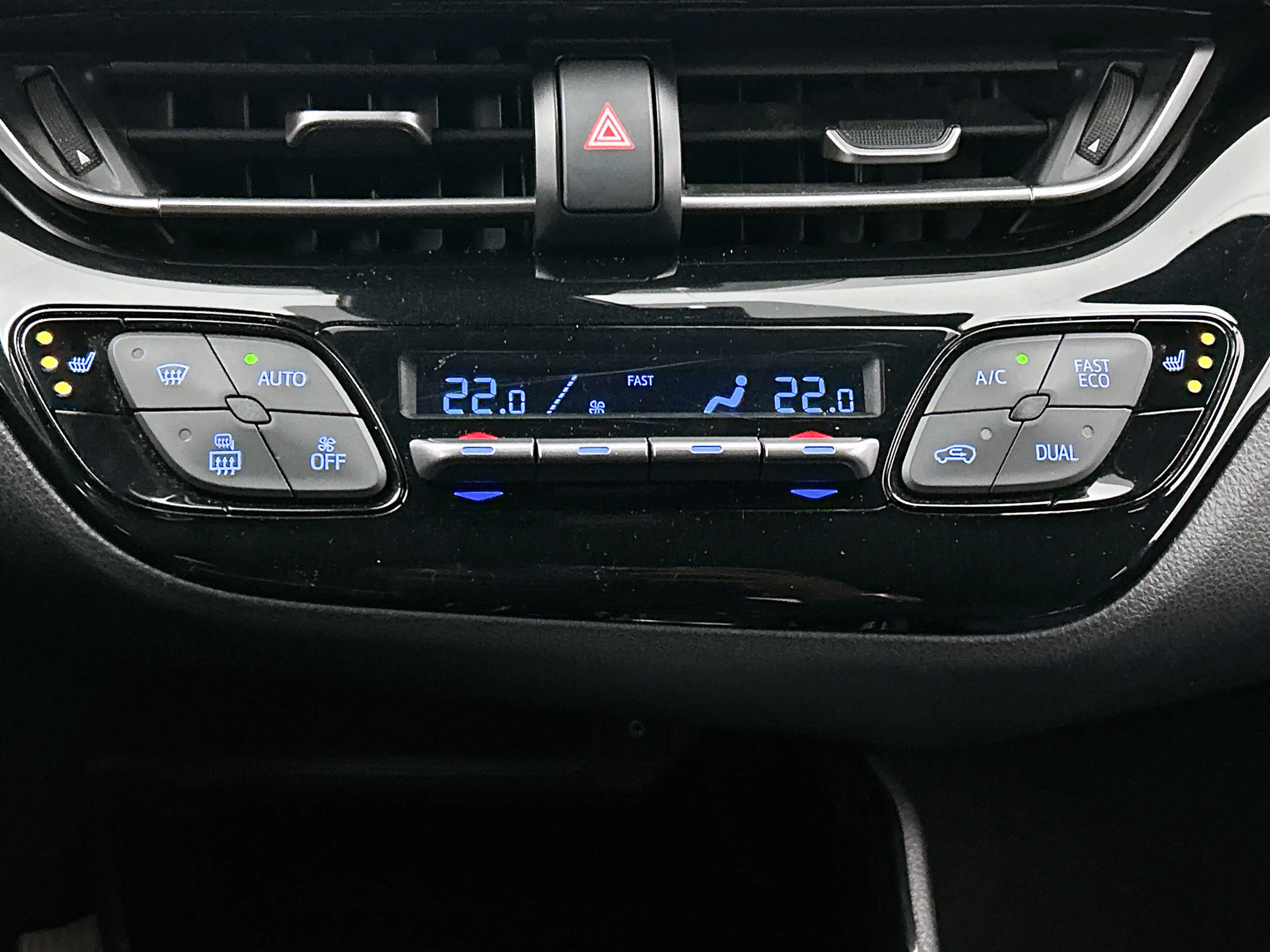 Toyota C-HR 1.8 Hybrid Bi-Tone — photo 9