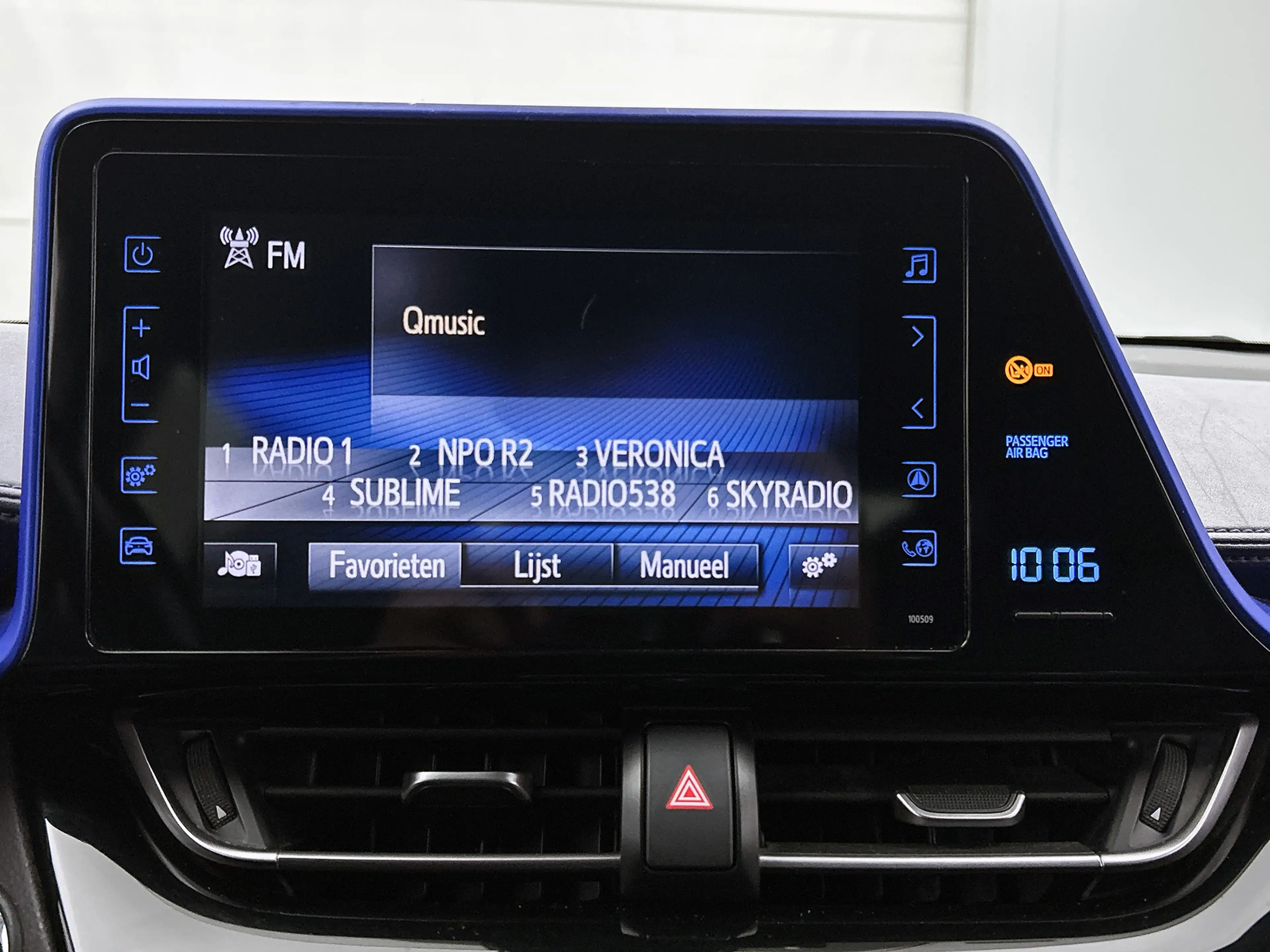 Toyota C-HR 1.8 Hybrid Bi-Tone — photo 7