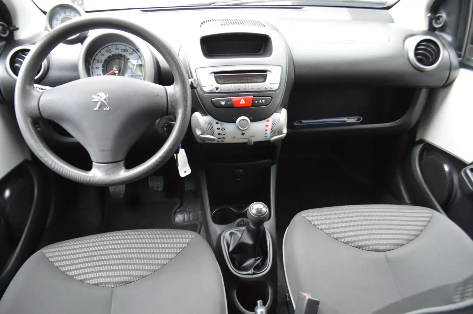Peugeot 107 1.0 NL-auto All-season (nieuw) trekhaak 5drs Airco Weiß - 2