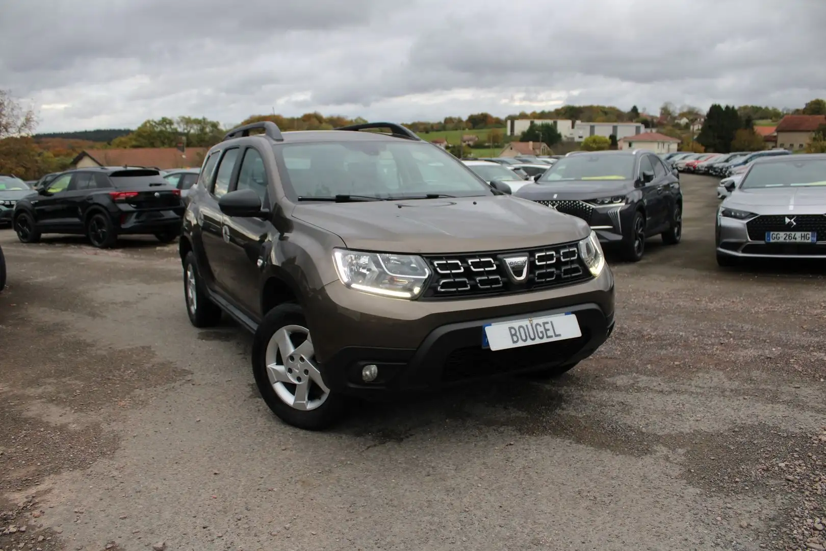 Dacia Duster CONFORT LUXE 1L5 DCI 90 CV BOITE 6V BLUETOOTH RÉGULATEUR CAMÉRA GPS USB ATTELAGE - 1