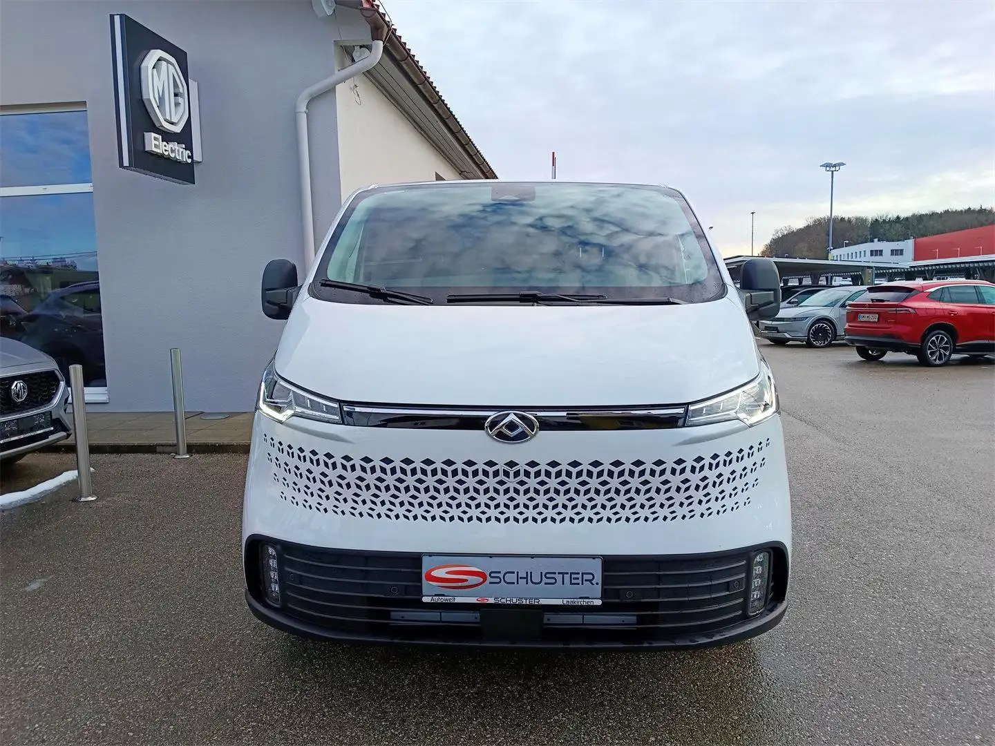 Maxus Deliver 7 *L2H1* Белый - 2