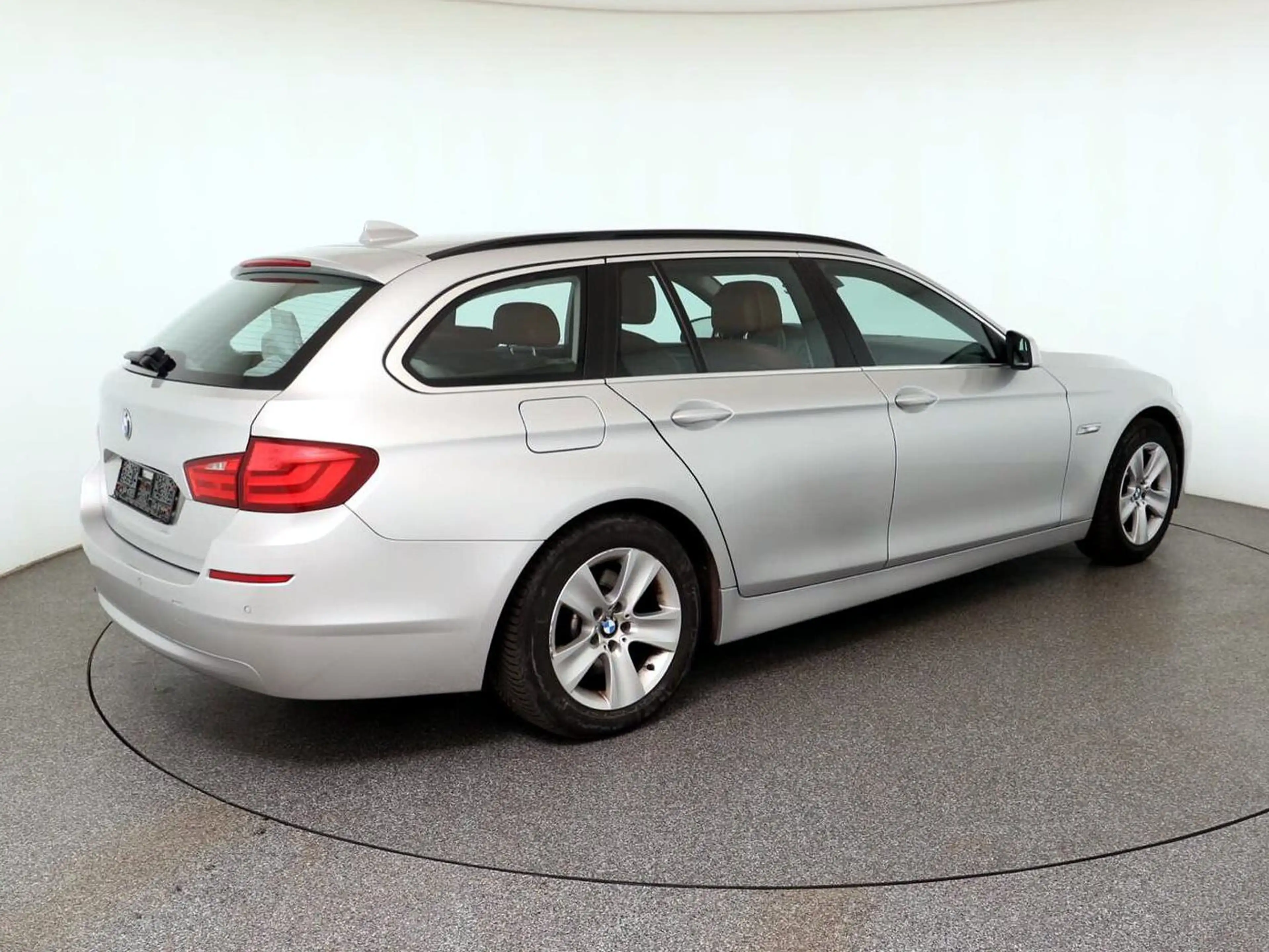 BMW 528 528 xDrive Leder Scheckheft Tüv2027 Service neu — photo 4