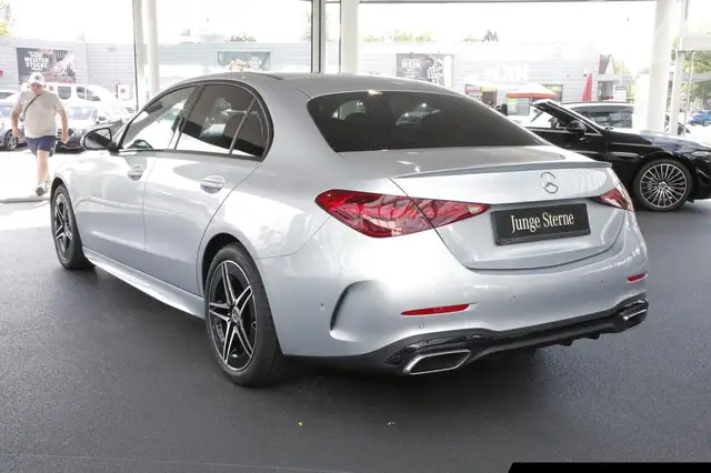 Mercedes-Benz C-Class view 4