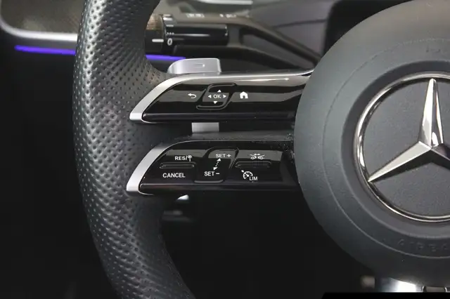 Mercedes-Benz C-Class view 16