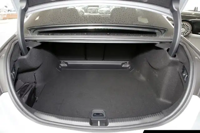 Mercedes-Benz C-Class view 15