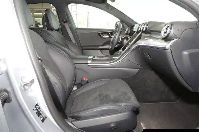 Mercedes-Benz C-Class view 6