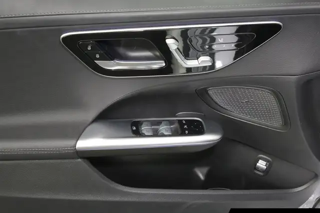 Mercedes-Benz C-Class view 14
