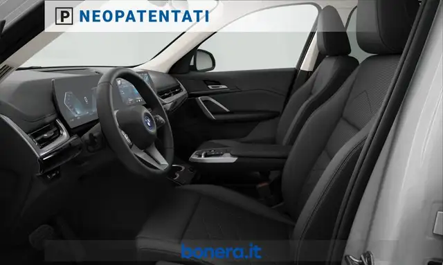 BMW Ix1 view 4