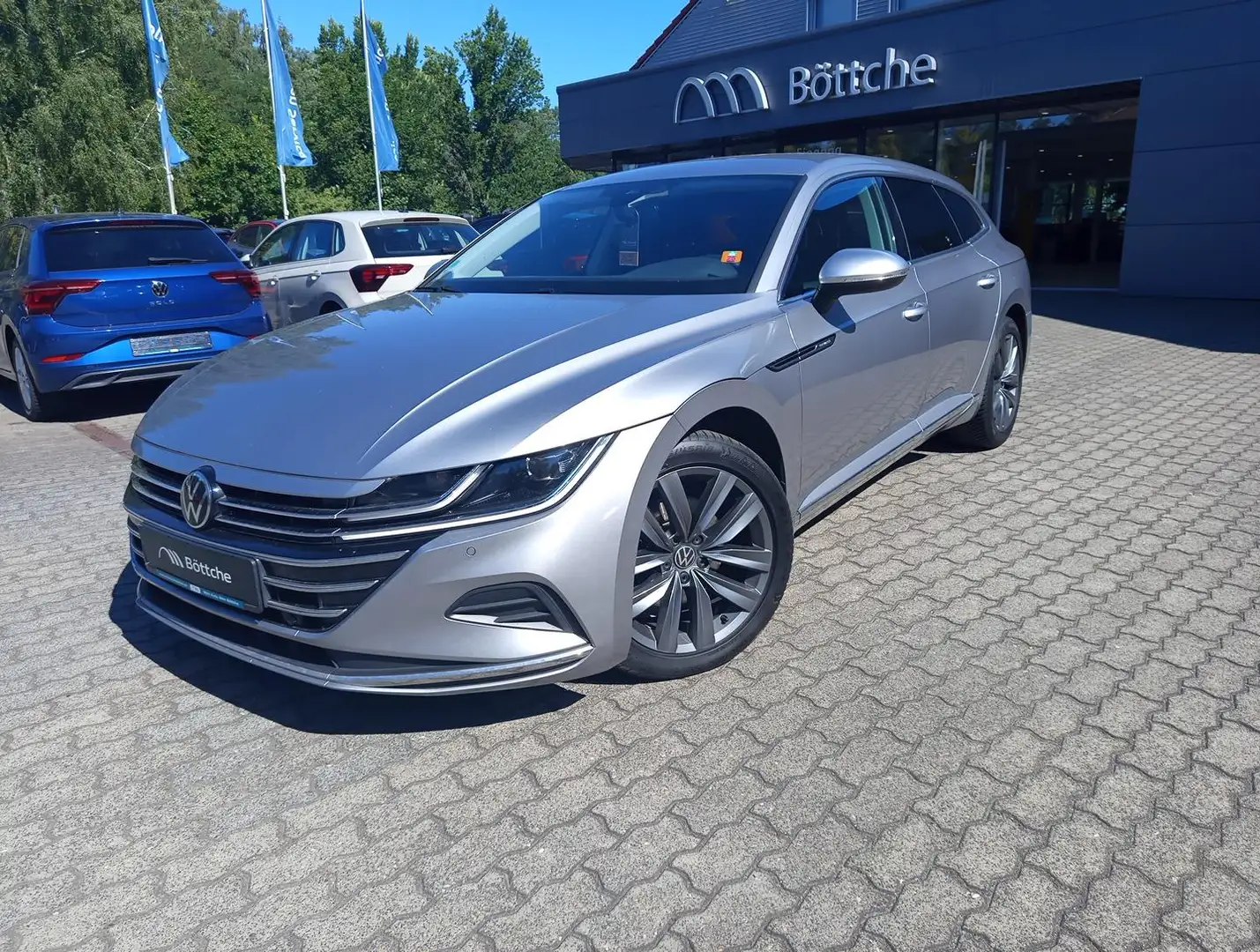 Volkswagen Arteon 2.0 Elegance LED/Navi/AHK/SHZ/Kamera/Allwetter Silber - 2