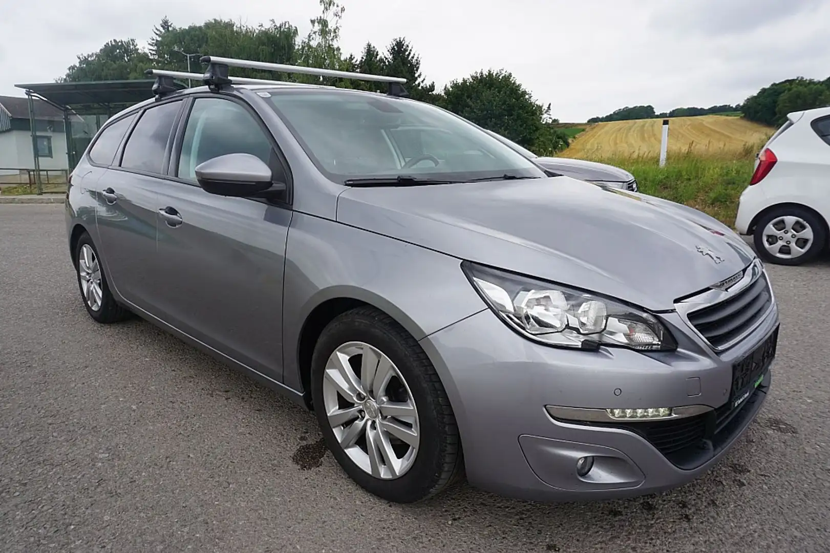 Peugeot 308 SW 1,6 BHDI Active S&S Grau - 2