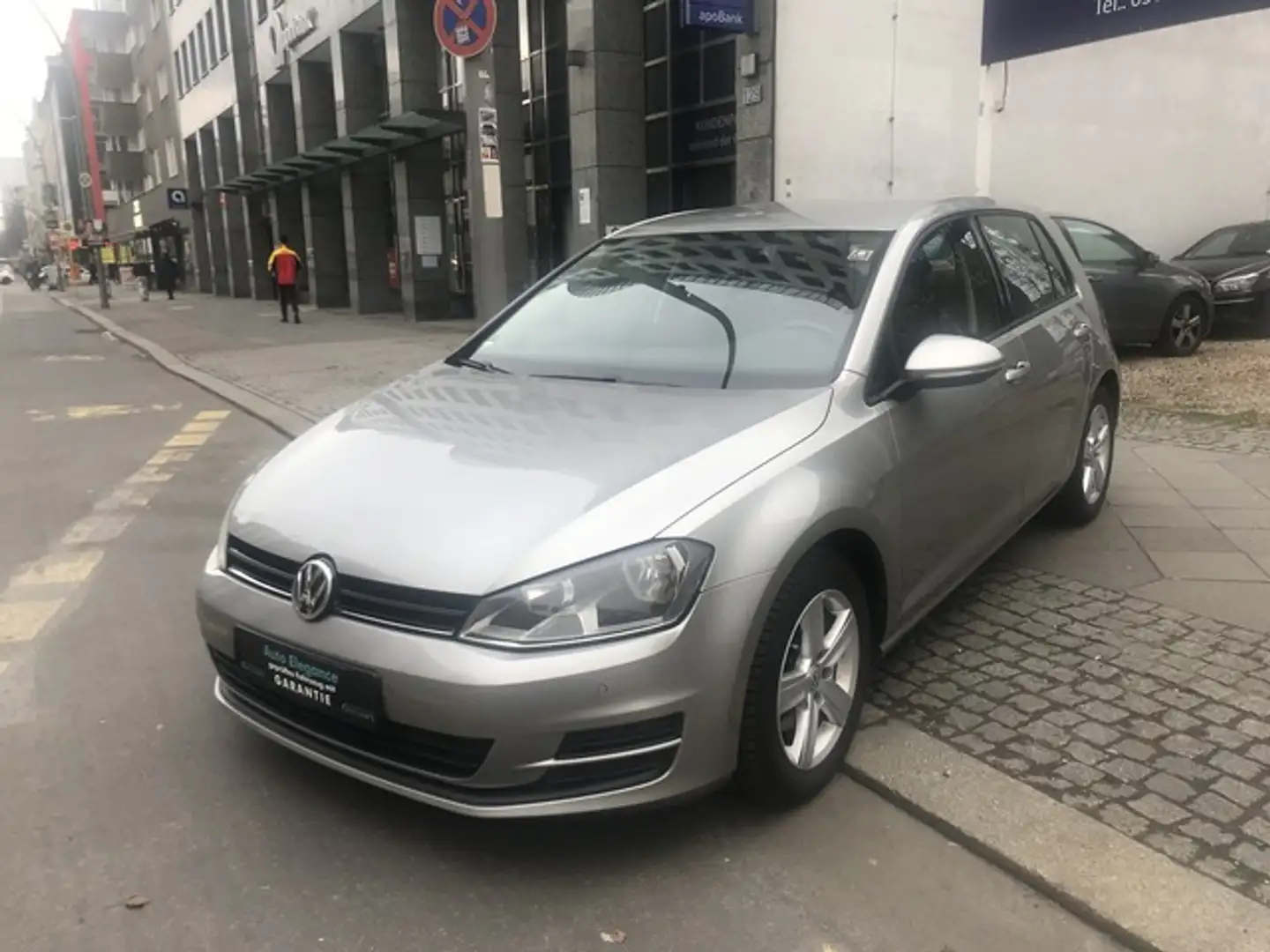 Volkswagen Golf 1.2 VII TSI 63kW BMT Comfortline,Klimaaut, 3 JAHRE Argento - 2